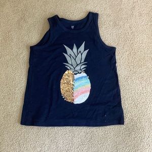 I am selling a rarely worn GAP sequence tank top